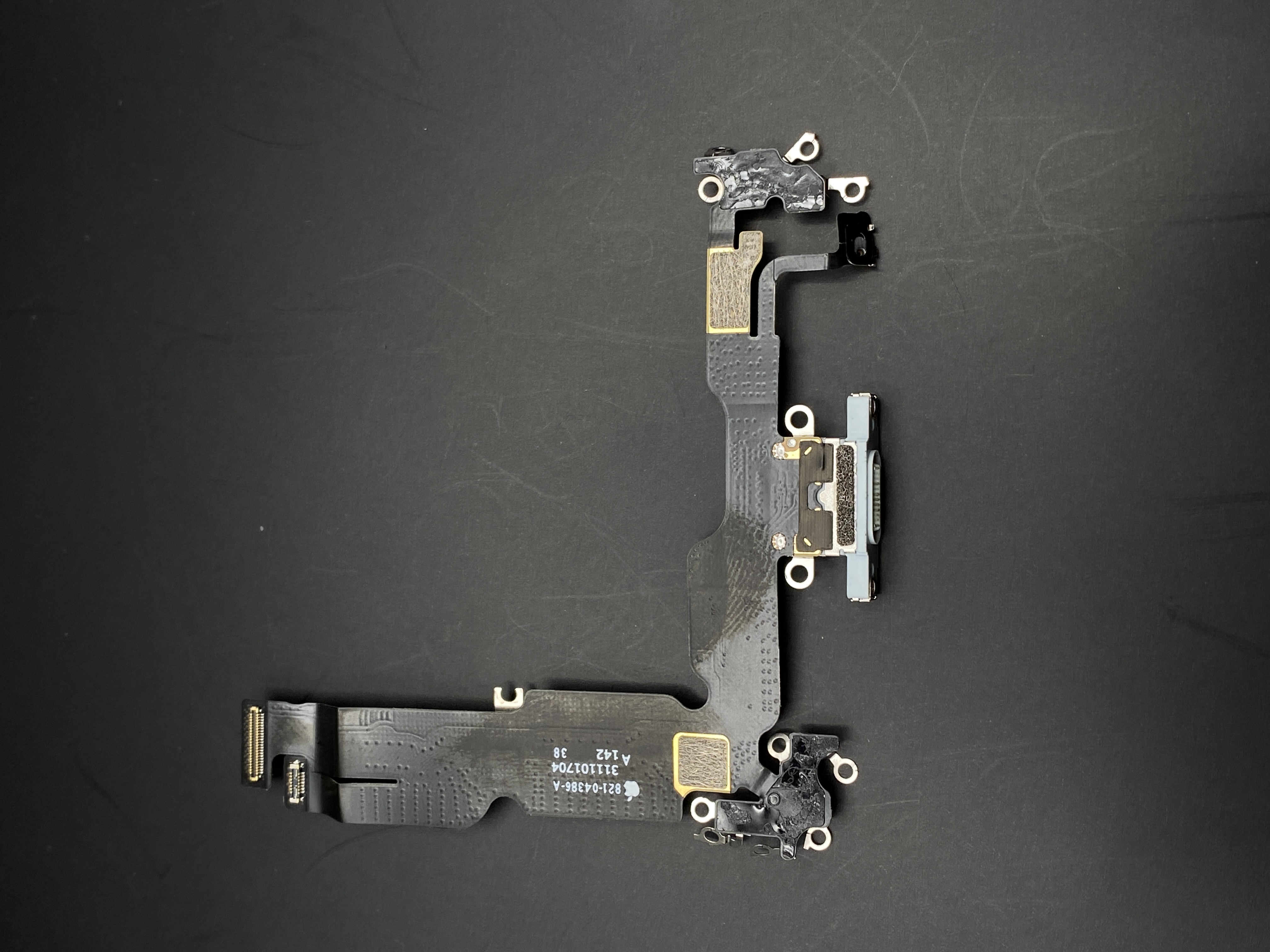 Carga iPhone 15 Plus Premium