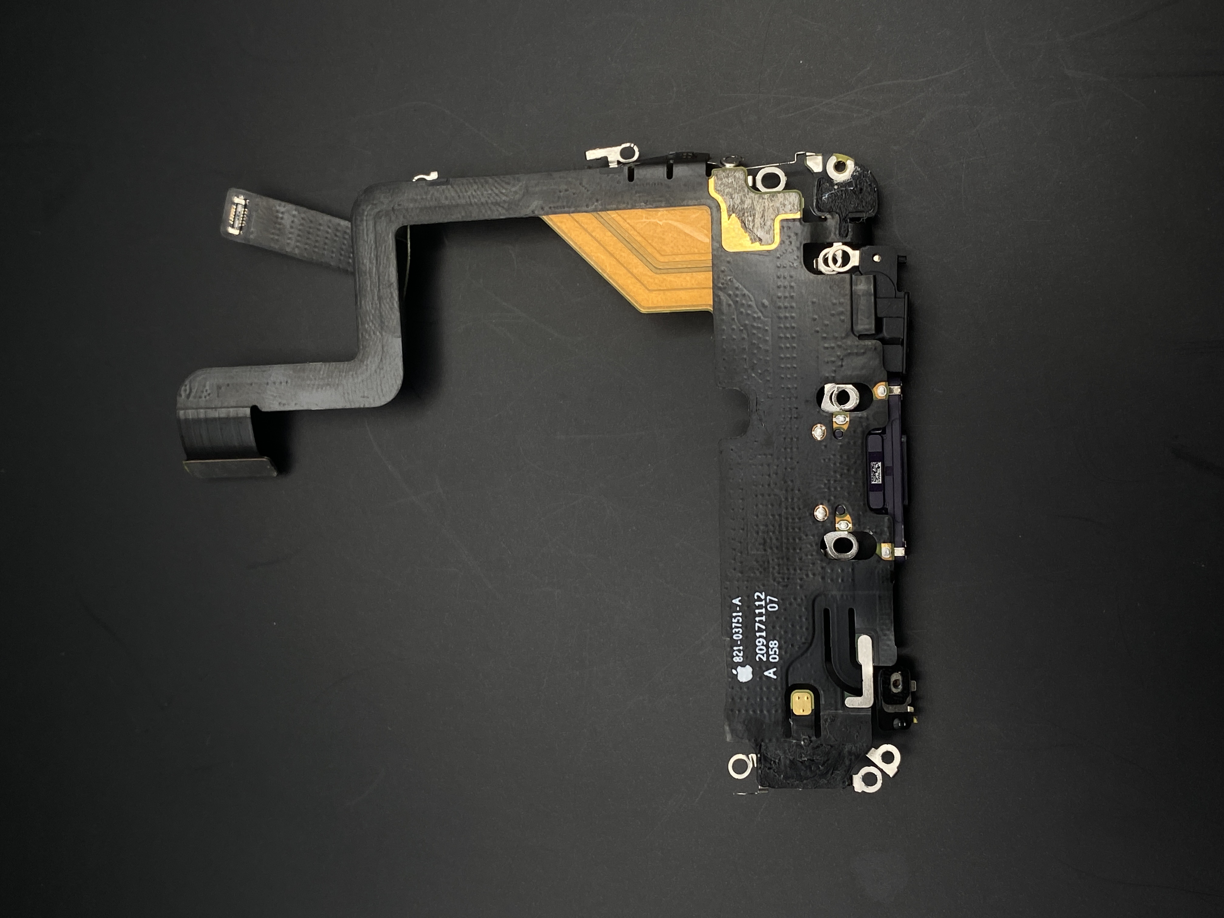 Carga iPhone 14 Pro Premium